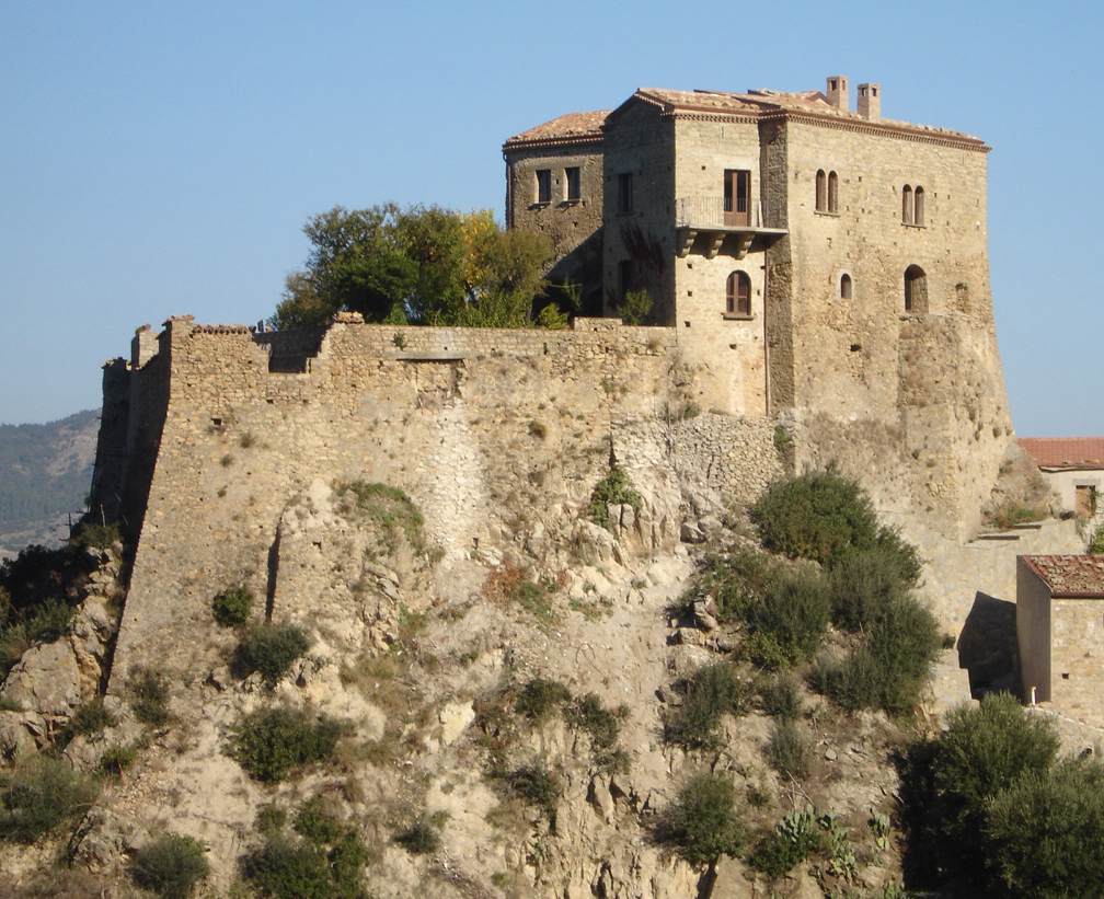  Il castello di Valsinni 