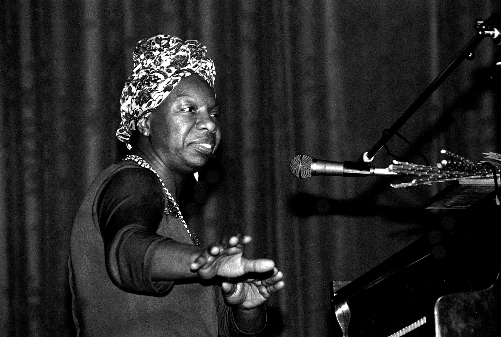 Nina Simone in concerto a Morlaix (Bretagna, Francia) nel maggio 1982.