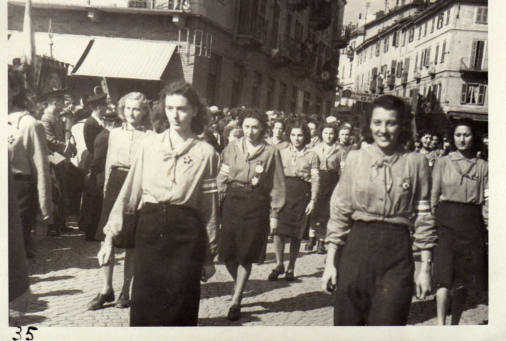 1946 o 1947 sfilata a Biella per ricordare la fine della guerra