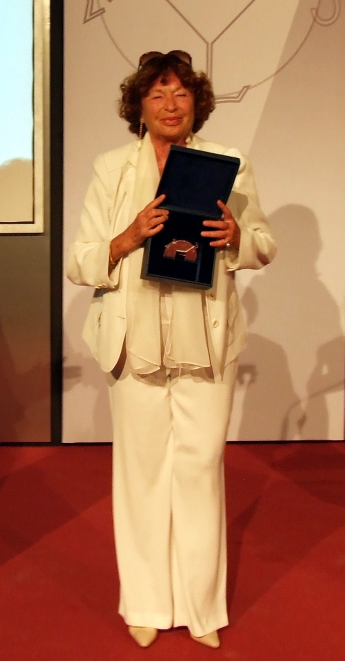 Inge Schönthal Feltrinelli  riceve l medaglia Carlomagno per i Media Europei, 2011.
